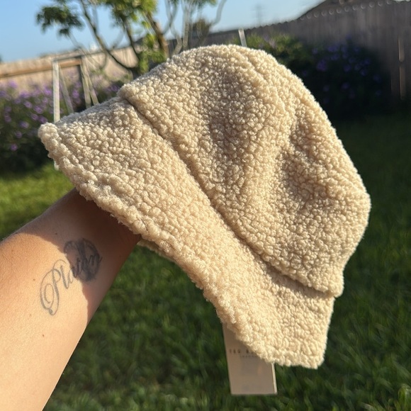 Ted Baker Cream Textured Bucket Hat - Picture 8 of 9